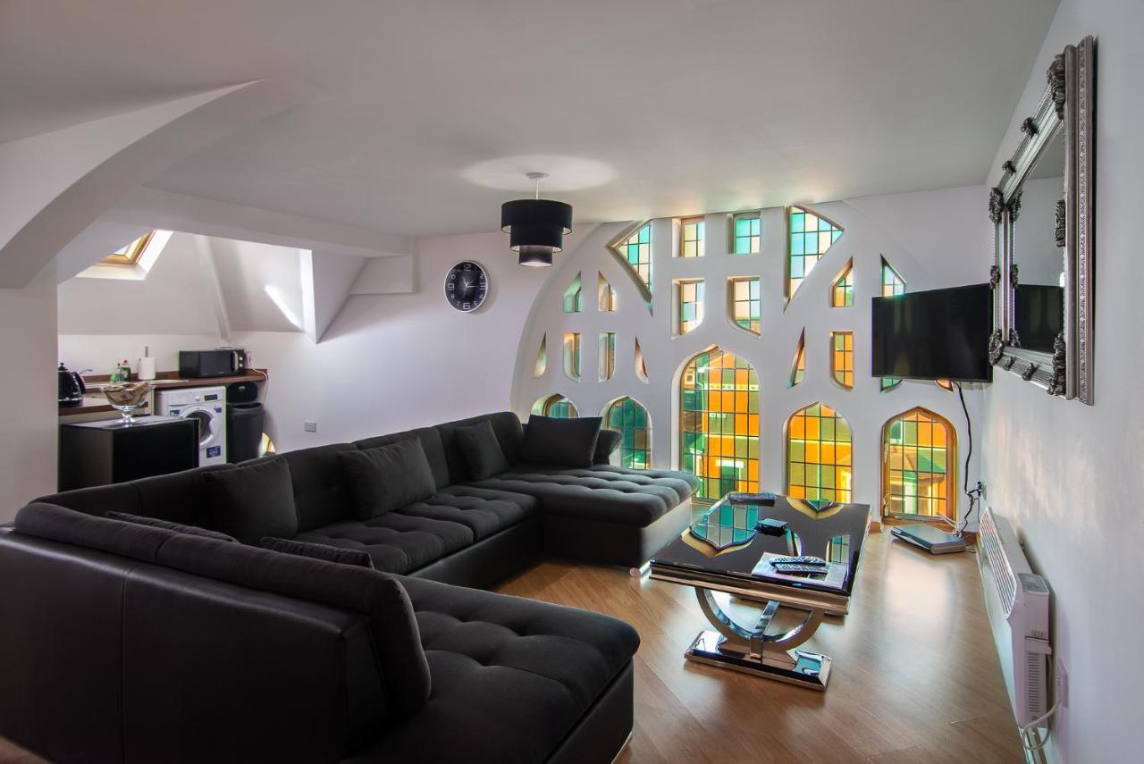 Stunning Church Conversion Close To The Tower Blackpool Exterior photo